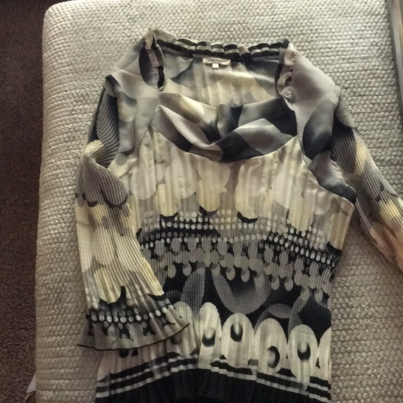 Tops - Picture 3 of 6